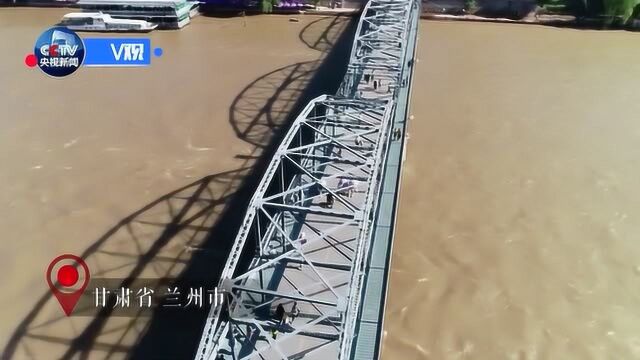 独家视频:习近平在兰州考察黄河治理项目和读者出版集团