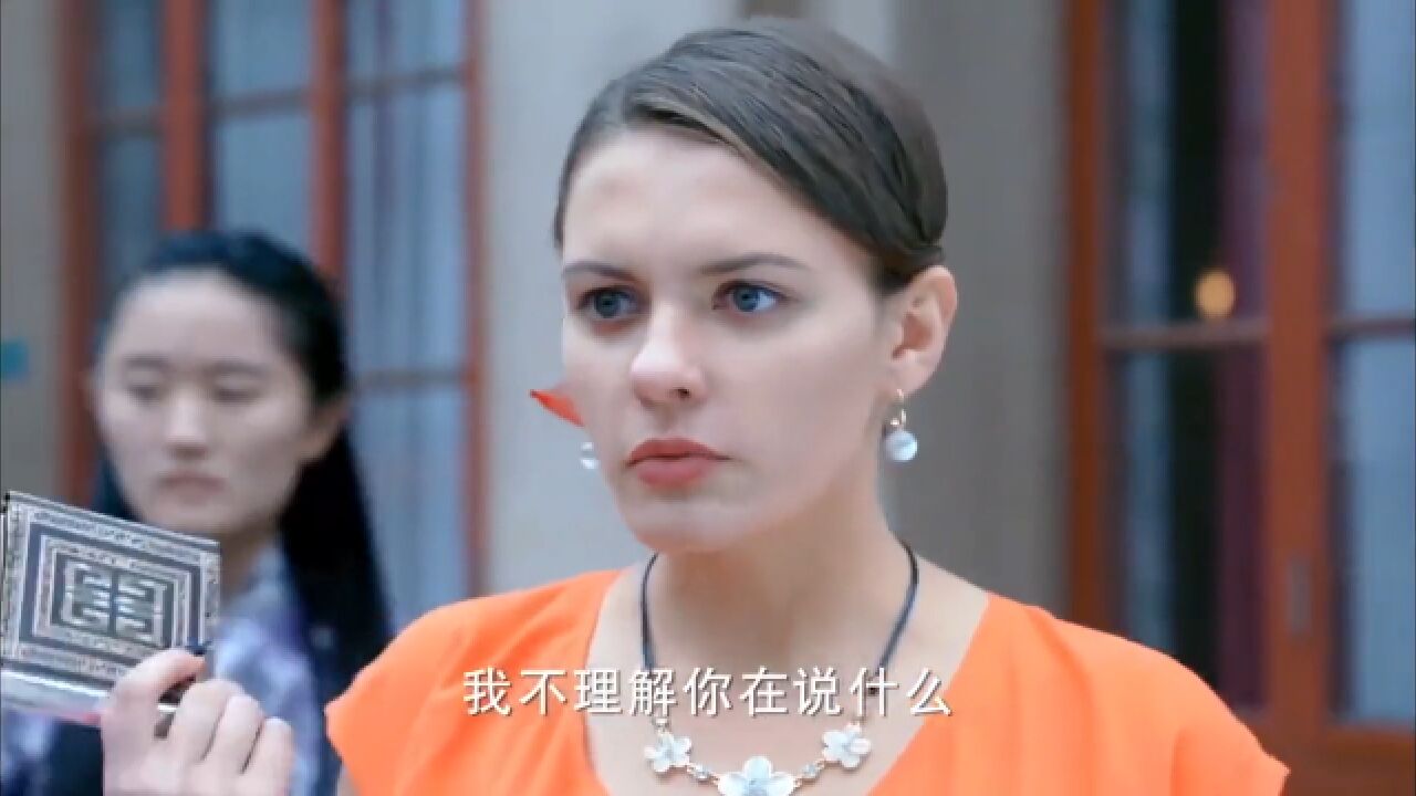 耳环:洋妞诬陷少奶奶偷东西,故意讲英文羞辱她,下秒惨遭打脸