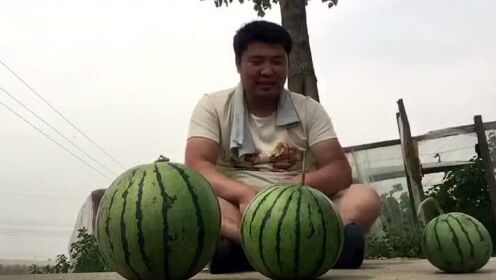 农村老汉卖西瓜