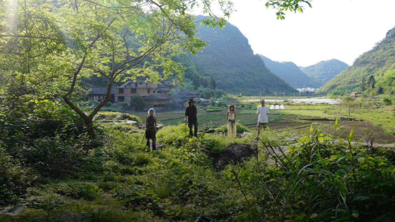 他在贵州租下200亩山谷,95后纷纷投奔:过不花钱的日子,很快乐