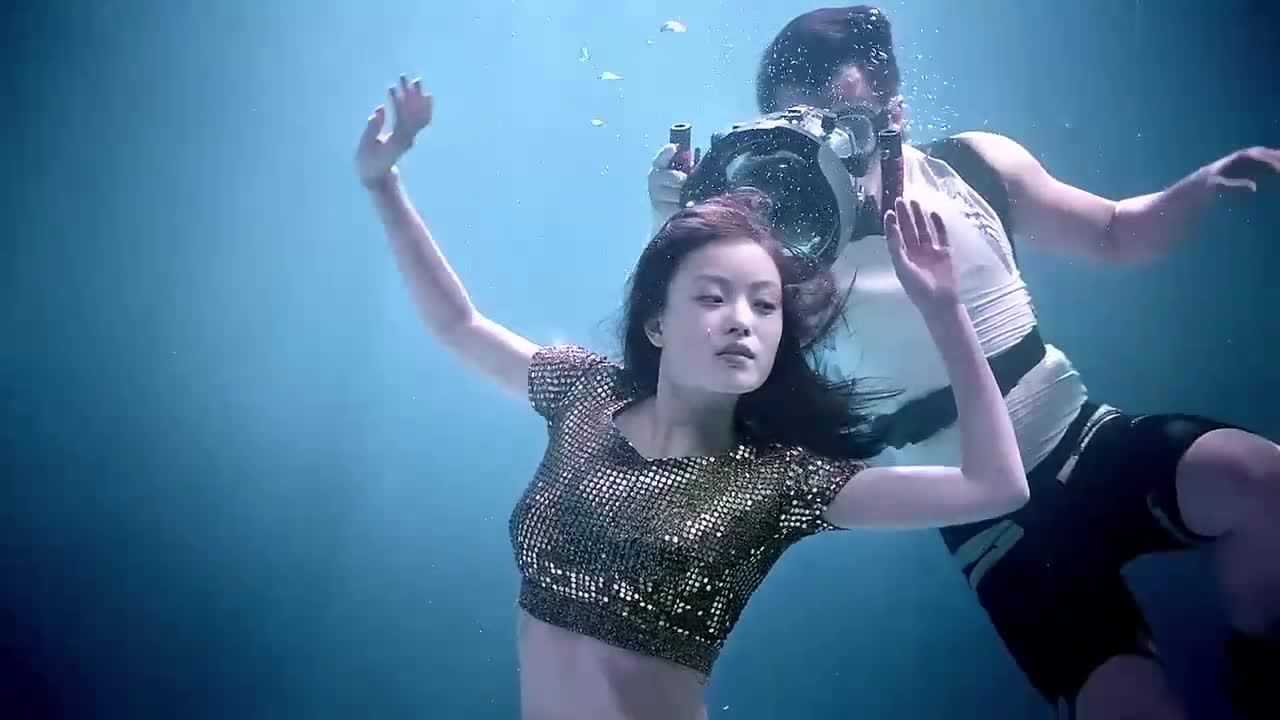 我想和你好好的倪妮这段美到逆天水中拍照把我美哭了