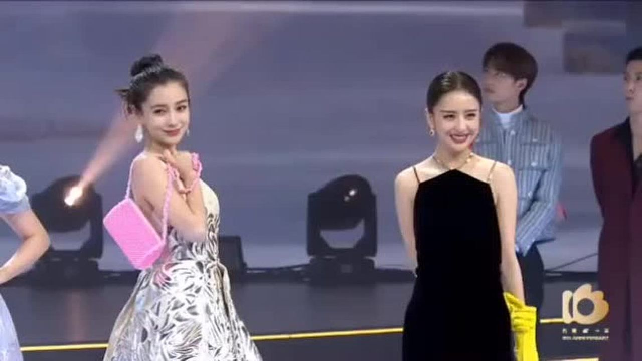 2019微博之夜四大女神杨幂刘亦菲杨颖佟丽娅现场走秀太养眼了