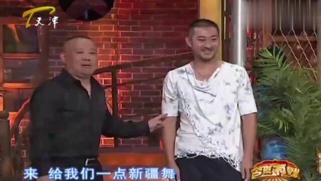 “硬汉”刘冬,自曝学舞出身,现场横劈“一字马”