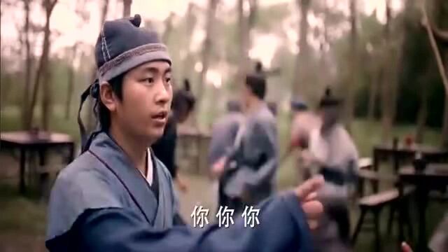 美女被强盗拦住,不了动下手长出九条尾巴,美极了!