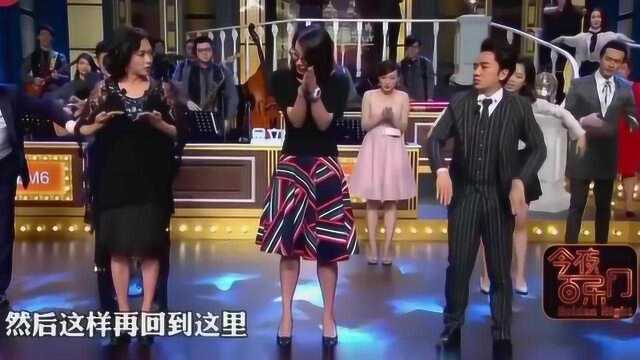 表情大姐傅园慧上节目表演蛙泳,结果祖蓝表演真正蛙泳,笑翻了