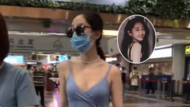 蒋梦婕穿无痕“睡裙”走机场,生图下真实身材曝光,难以置信