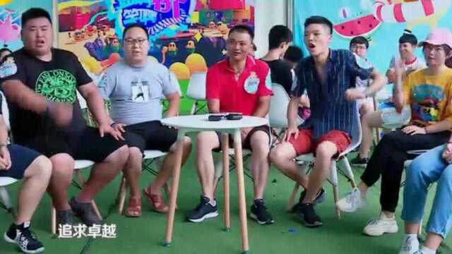 演员完颜洛绒参加《摇啊笑啊桥》,抽到恐龙队,他们号称铁面无私