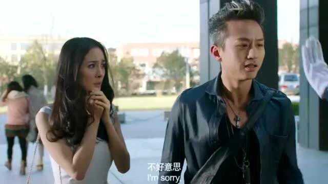 小伙儿男扮女装走T台,舞台上大秀艳舞,导演都看愣了!