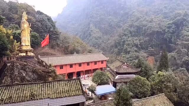 成都附近大山深处有一风景奇美之地却无人知晓,山上无人你敢来吗