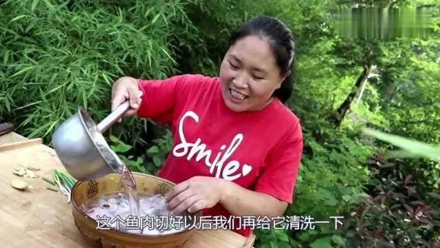 胖妹自制麻辣豆花鱼,色香味俱全,让人看了流口水!