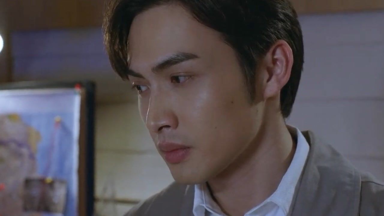 《暴风眼》第31集1:马尚和赫子轩联系了宋局和安静,讨论如何营救人质!