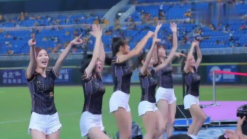 韩国啦啦队中场舞超美女队员