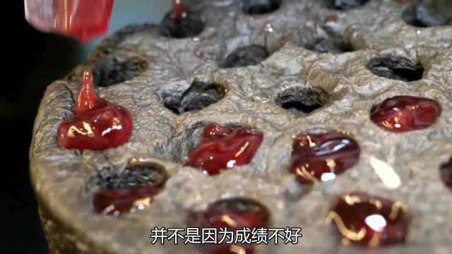 广东小伙开店卖“煤炭”面包,1个就要20块钱,经常没做完就被预定光!