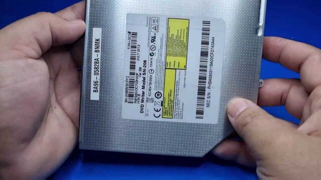 如何用旧DVD驱动器制作强大无刷电机,功率可达15000转,分享一下