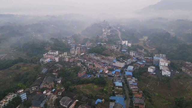 泸州市合江县甘雨镇,这样的小镇在四川算大还是小?