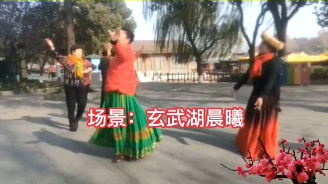 新疆舞:醉梦老师与黄姐跳的《天山儿女》!