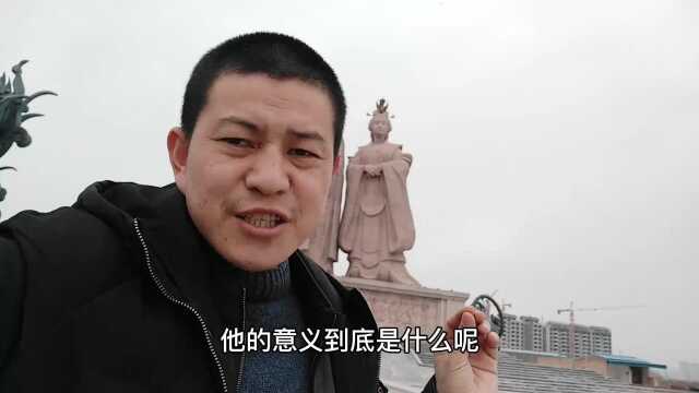 陕西某县建设巨型雕像,垃圾遍地无人管理,到底有什么意义