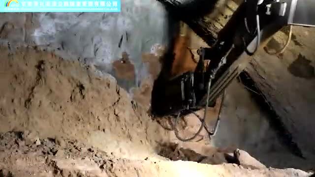 景礼高速公路陇南段香山4号隧道左线顺利贯通