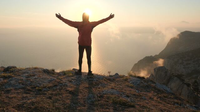 登山登顶山峰视频 (37)