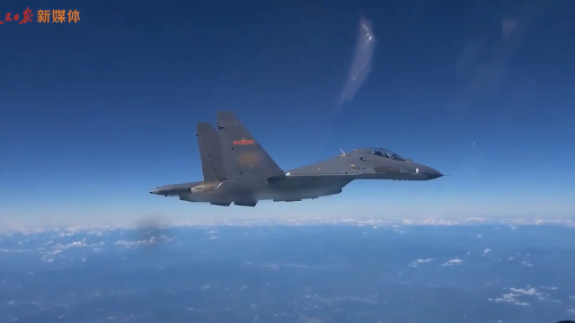 最新演训视频 空军飞行员目视距离俯瞰祖国宝岛 