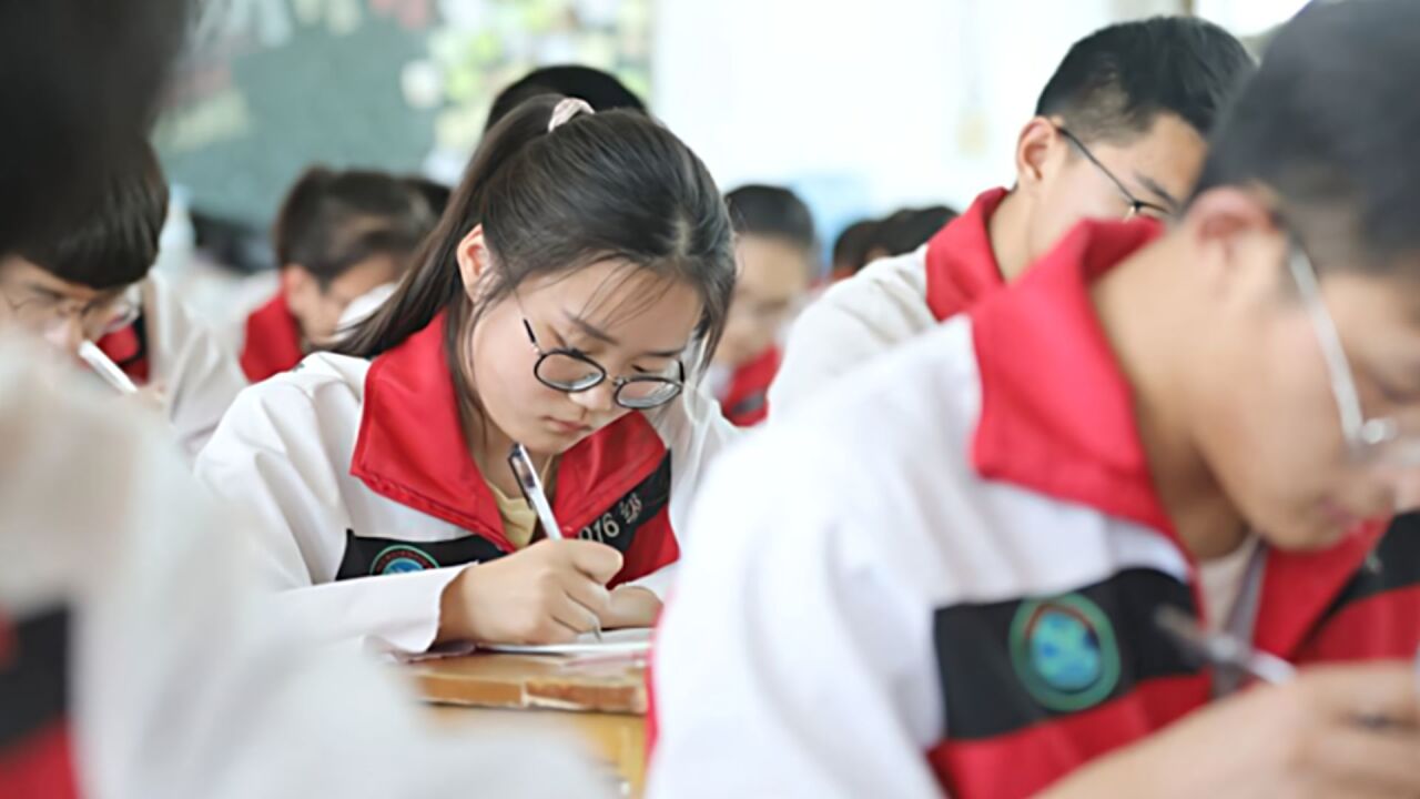 当地回应网传衡水二中学生遭体罚 :正在核实情况