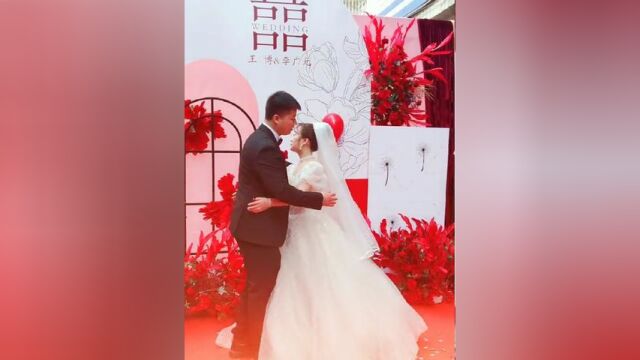 达州婚礼策划王博&李广元#祝一对新人新婚快乐永结同心白头偕老 #每一个幸福瞬间都值得被记录 #愿每个女孩都能嫁给爱情