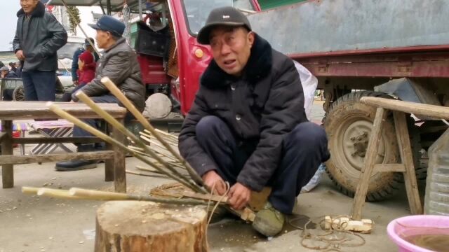 汉中文川古会传统农具堆成山,人山人海来抢购,稀奇少见开眼界