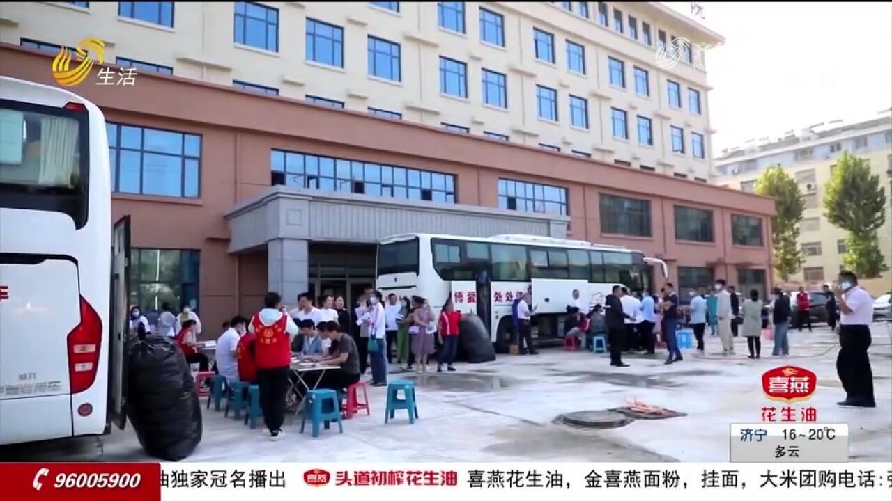 爱心不放假!“热血”市民献血车“打卡”