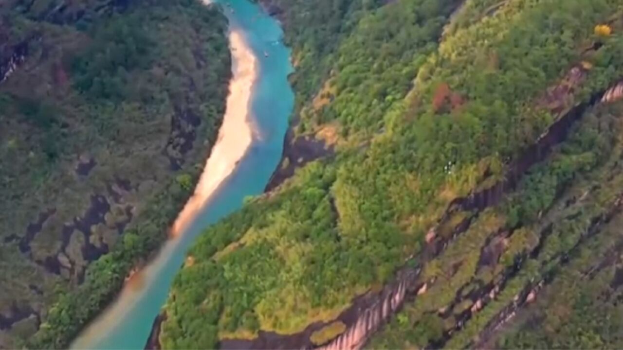 为了吸引游客,福建武夷山打出免门票等组合拳,吸引了多趟旅游专列