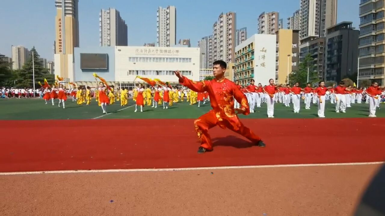 260名小学生武术操表演引爆全场,老师:凸显孩子们的精气神