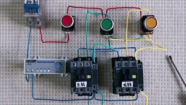 电动机正反转双重互锁控制线路接线方法#零基础学电工 #电工知识 #交流接触器 #电工知识分享