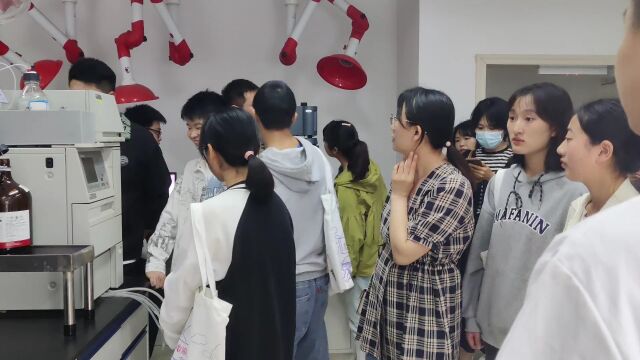 视频 | 用祛斑美白类化妆品要注意啥?专家:控制好用量和频次