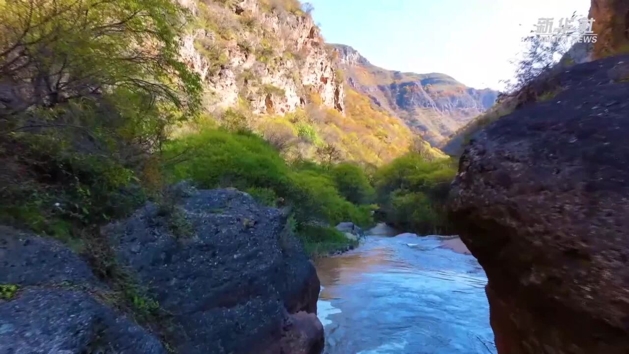 宁夏泾源:胭脂峡间秋意浓