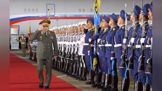 朝鲜最高领导人金正恩会见俄罗斯国防部长绍伊古