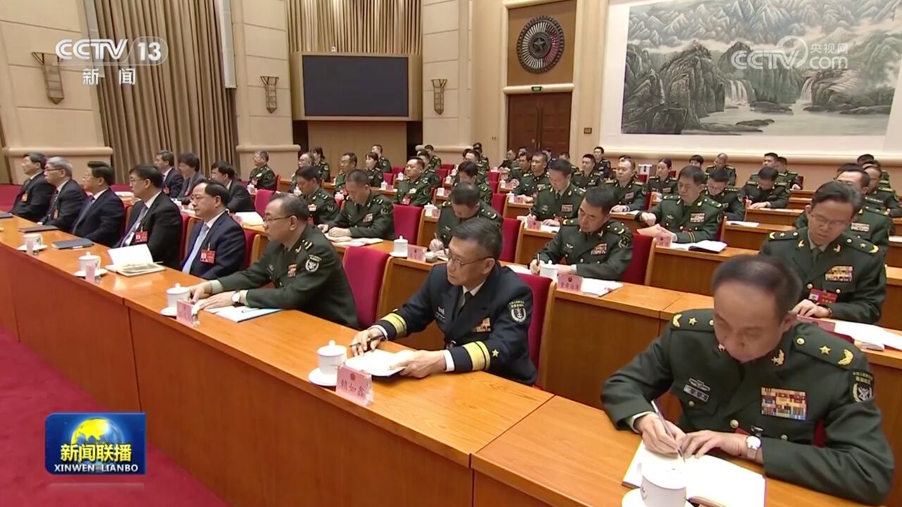 习近平在出席解放军和武警部队代表团全体会议时强调 强化使命担当 深化改革创新 全面提升新兴领域战略能力