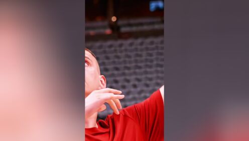 慢镜头欣赏詹姆斯&约基奇赛前投篮#詹姆斯#NBA季后赛#铁铁的NBA特辑