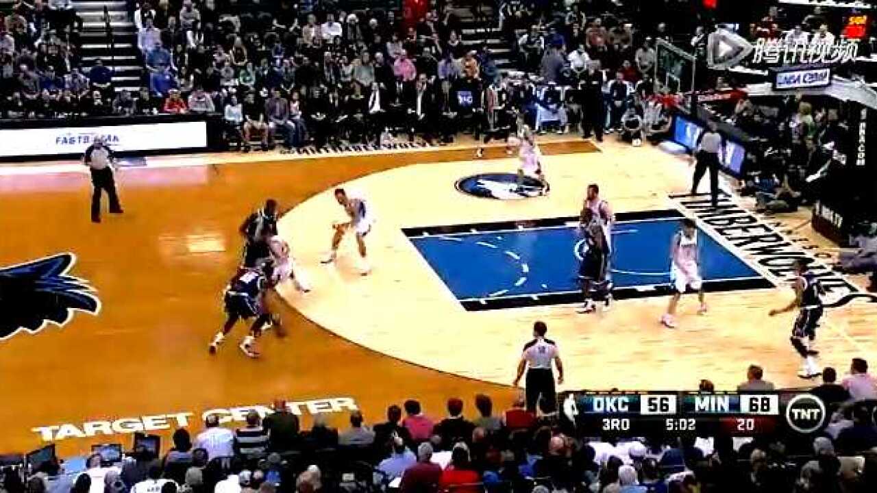 NBA1213常规赛十大神奇进球 科里森空接压哨三分