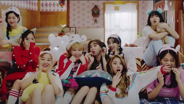 TWICE《What is Love?》