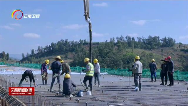 石林至泸西高速公路(红河段)试通车