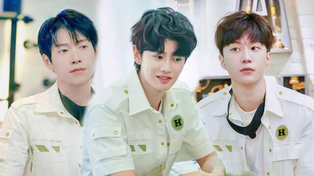 傻皇提剑请父皇退位