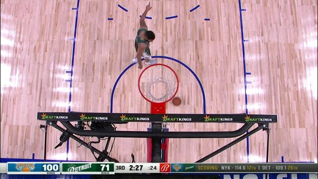 NBA常规赛：尼克斯vs活塞第3节英文原声回放