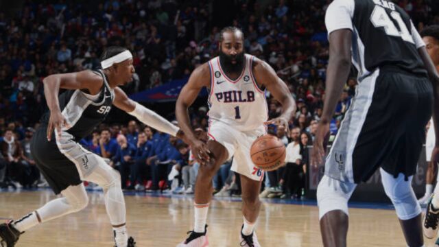 马刺114-105费城 恩比德空砍40分吞下三连败