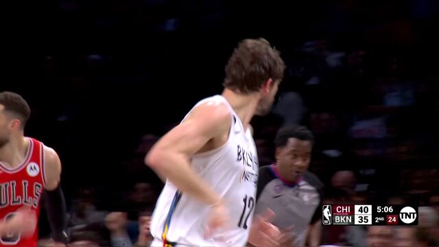 射手不会一直失去准星 乔哈连中两记三分