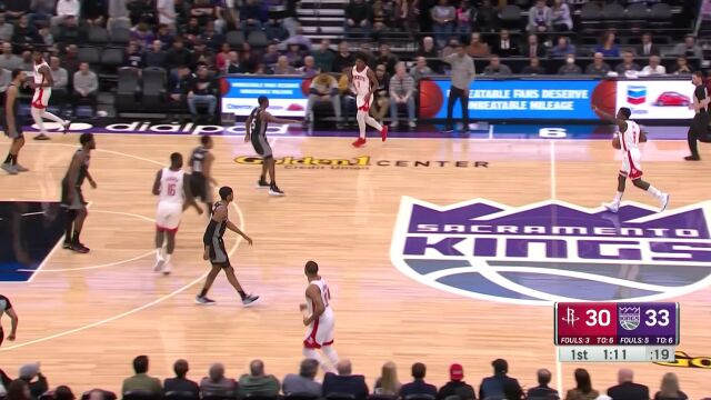 一脚油门踩到底 泰特直杀内线飘逸上篮