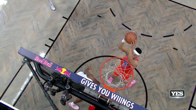 霸王硬上弓！贝兹利原地隔扣旱地拔葱