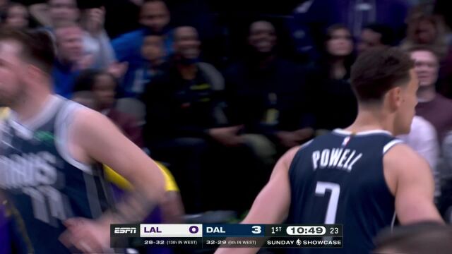 都是假象！东契奇看似上篮实则空中接力助飞鲍威尔