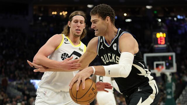 爵士97-123雄鹿 字母哥缺阵雄鹿多点开花主场轻取爵士