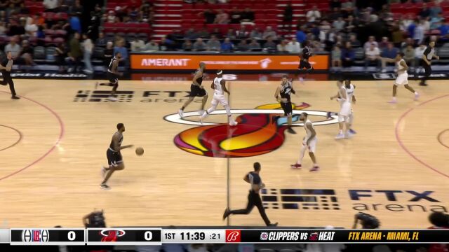 开场就发威 泡椒外线三分应声入网