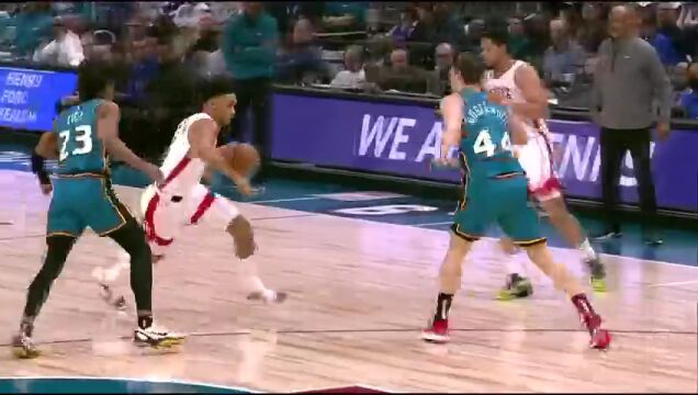 NBA常规赛：火箭vs活塞第1节 英文解说回放