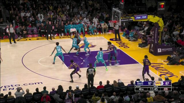 一起转圈圈！三球空中接力助飞麦克丹尼尔斯挂筐暴扣